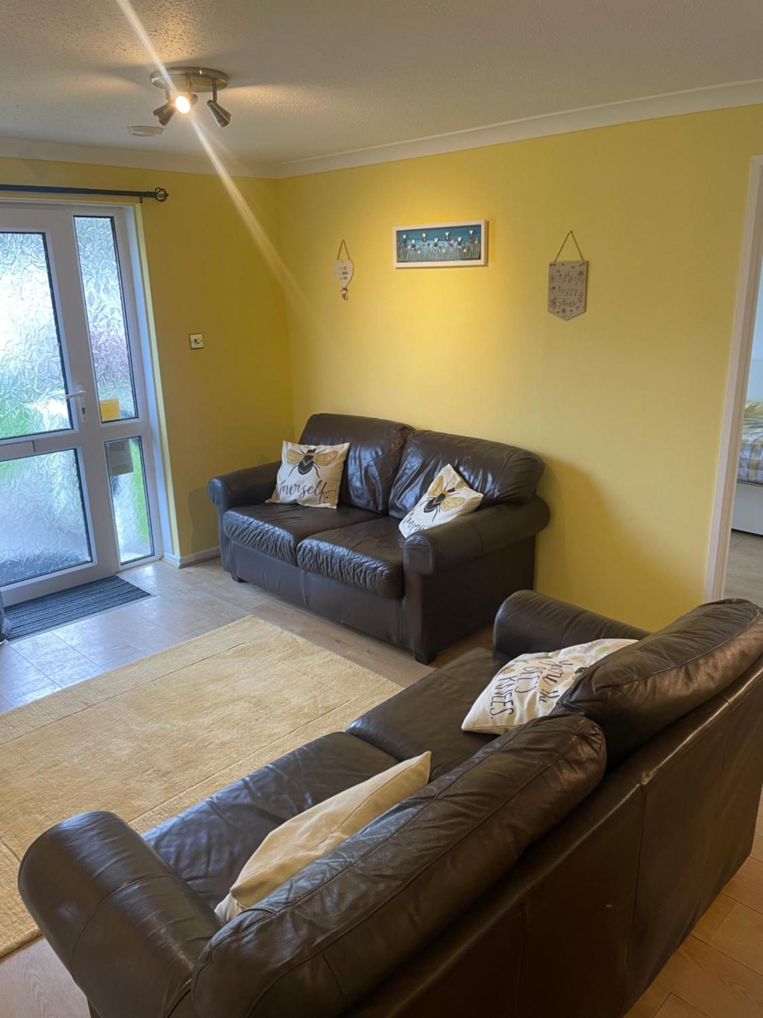 Bumblebee Lodge Saint Cleer Buitenkant foto