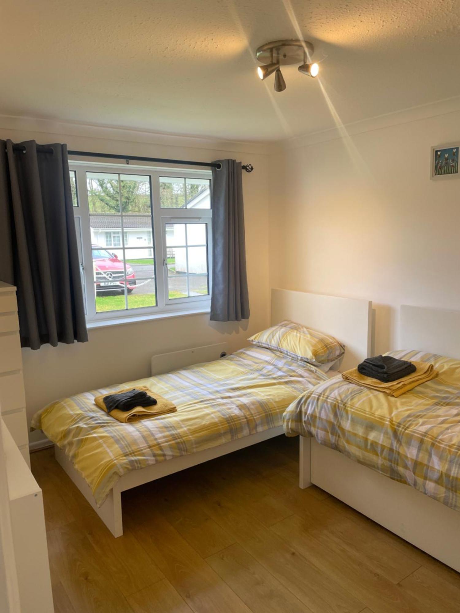 Bumblebee Lodge Saint Cleer Buitenkant foto