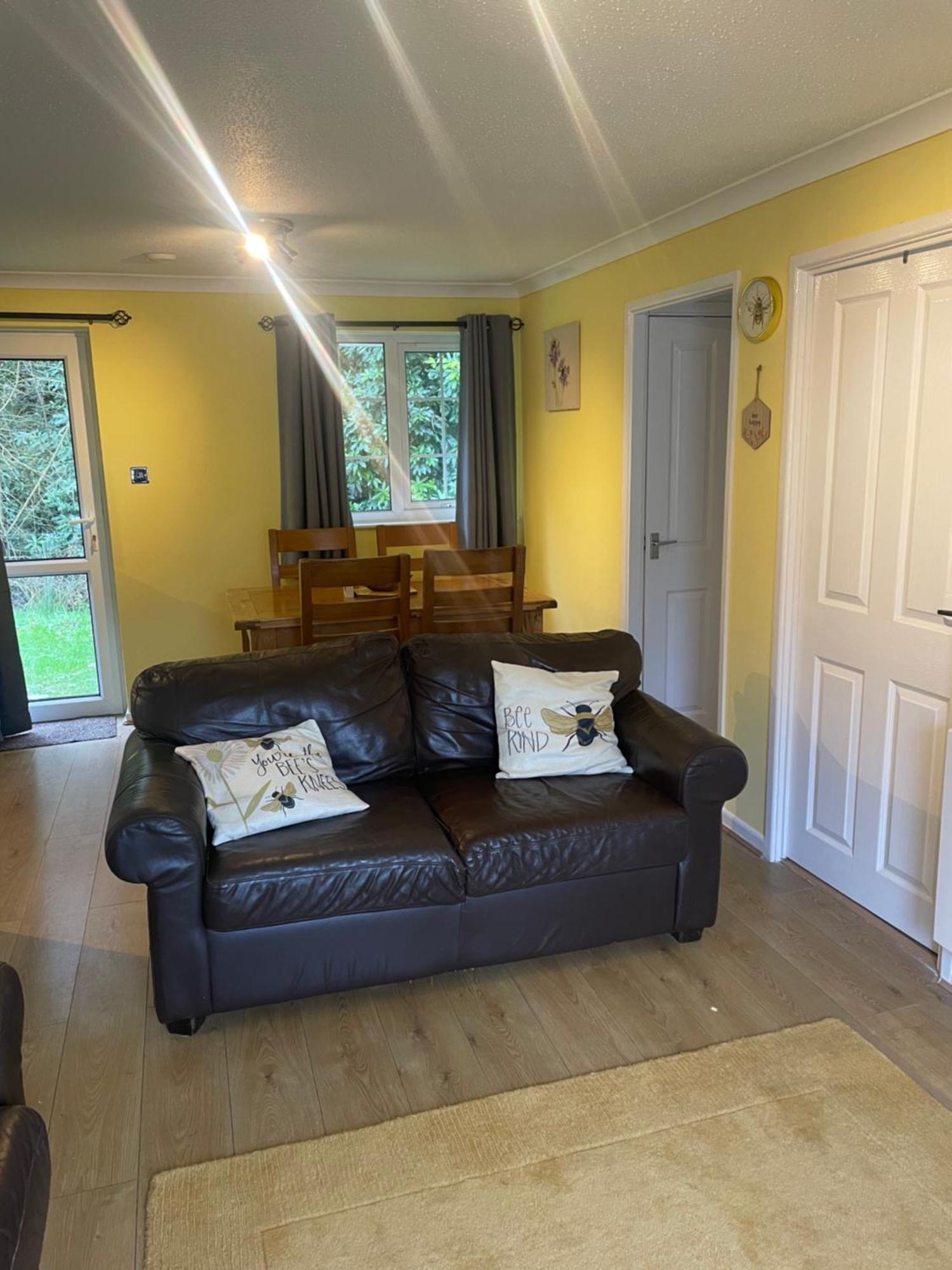 Bumblebee Lodge Saint Cleer Buitenkant foto